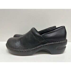 Sonoma Life Style women size 10M  black leather slip on clogs